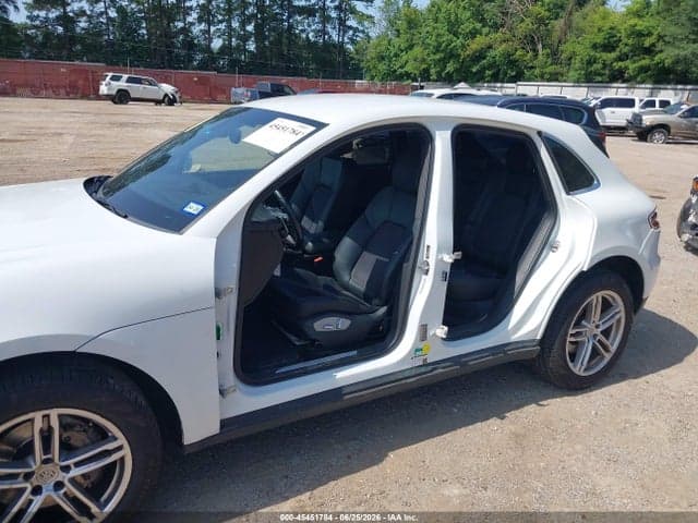 2015 PORSCHE MACAN S 6