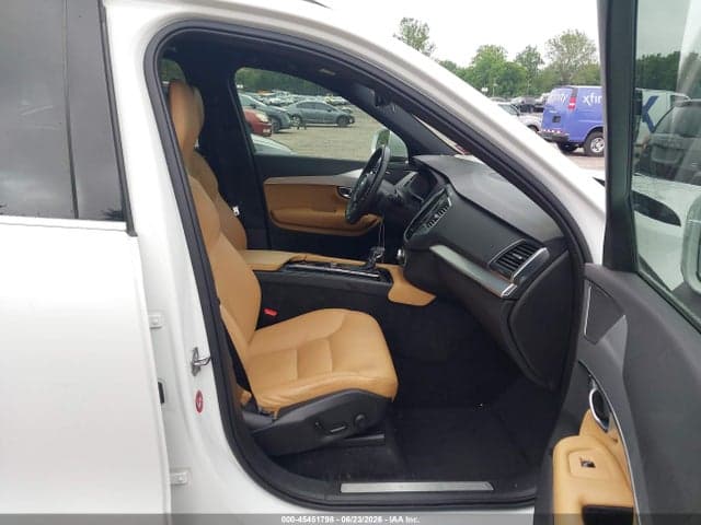 2017 VOLVO XC90 T6 5
