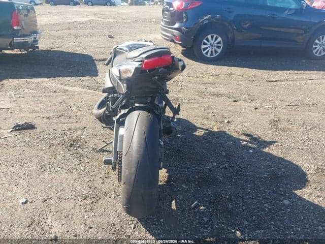 2024 SUZUKI GSX-R750 6