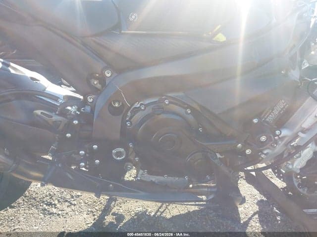 2024 SUZUKI GSX-R750 8
