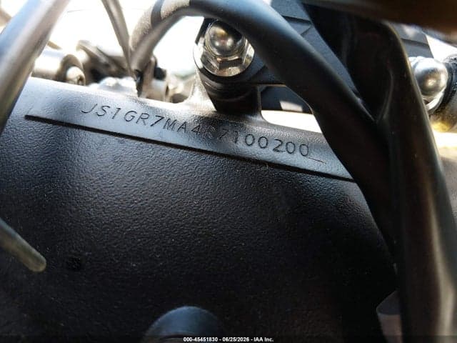2024 SUZUKI GSX-R750 10