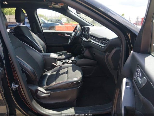 2023 FORD ESCAPE ST-LINE 5