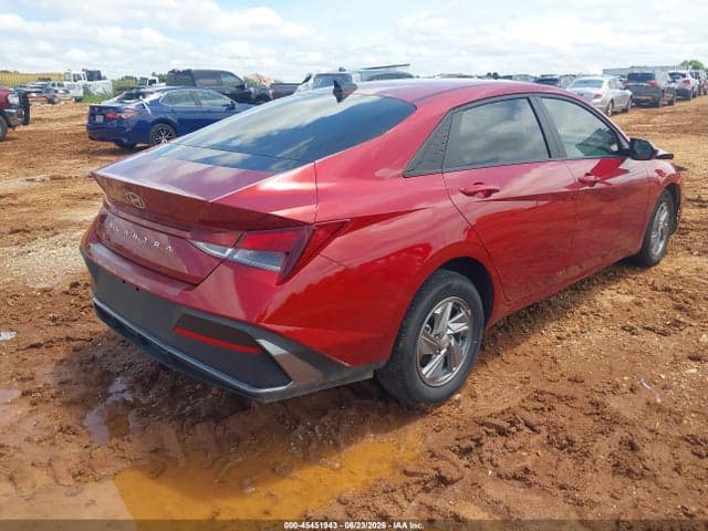 2025 HYUNDAI ELANTRA SE 4