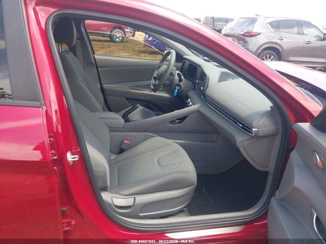 2025 HYUNDAI ELANTRA SE 5