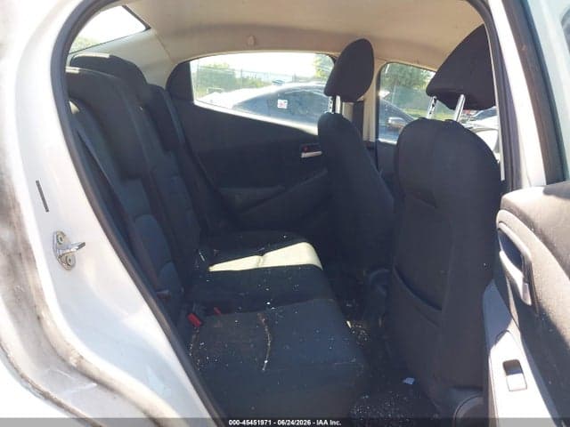 2019 TOYOTA YARIS L 8