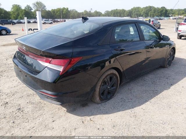 2023 HYUNDAI ELANTRA SEL 4