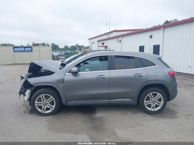 2021 MERCEDES-BENZ GLA 250 4MATIC 13