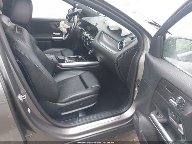 2021 MERCEDES-BENZ GLA 250 4MATIC 5