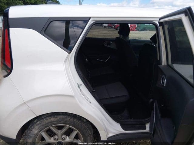 2023 KIA SOUL LX 8
