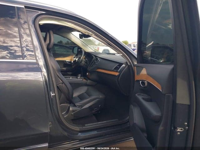 2021 VOLVO XC90 RECHARGE 5