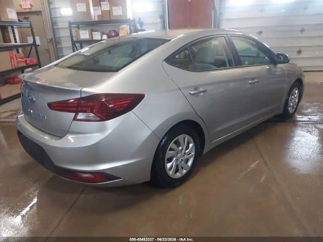 2020 HYUNDAI ELANTRA SE 4