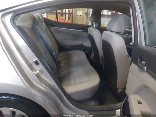 2020 HYUNDAI ELANTRA SE 8