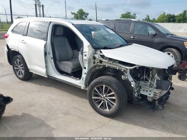 2019 TOYOTA HIGHLANDER XLE 1