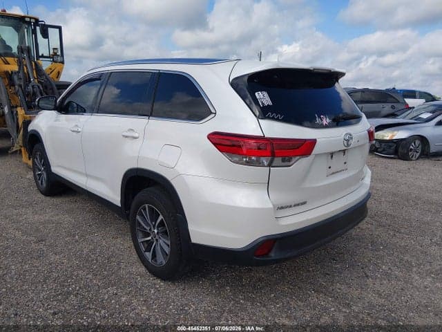 2019 TOYOTA HIGHLANDER XLE 3