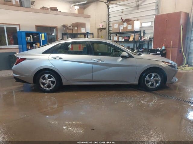 2021 HYUNDAI ELANTRA SE 18
