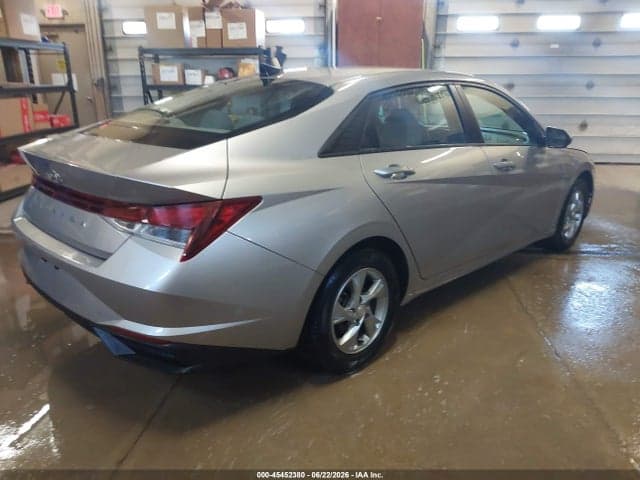 2021 HYUNDAI ELANTRA SE 4