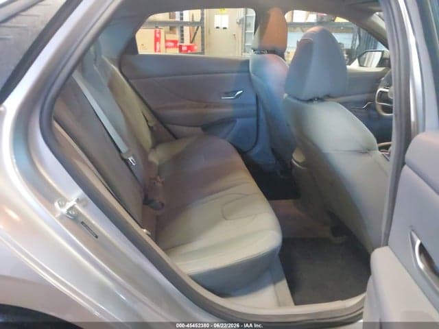 2021 HYUNDAI ELANTRA SE 8