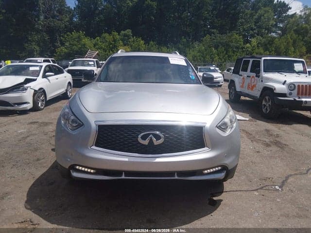 2017 INFINITI QX70 12