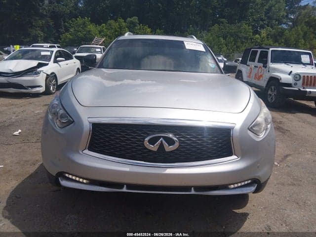 2017 INFINITI QX70 6