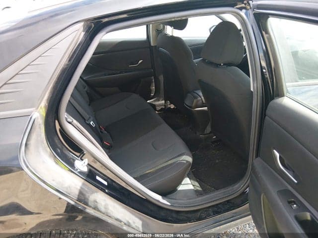 2023 HYUNDAI ELANTRA SE 8