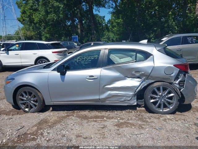 2018 MAZDA MAZDA3 TOURING 13