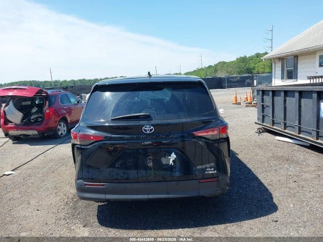 2022 TOYOTA SIENNA XLE 15