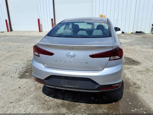 2020 HYUNDAI ELANTRA SE 16