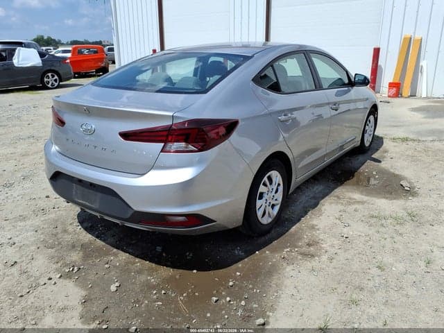 2020 HYUNDAI ELANTRA SE 4