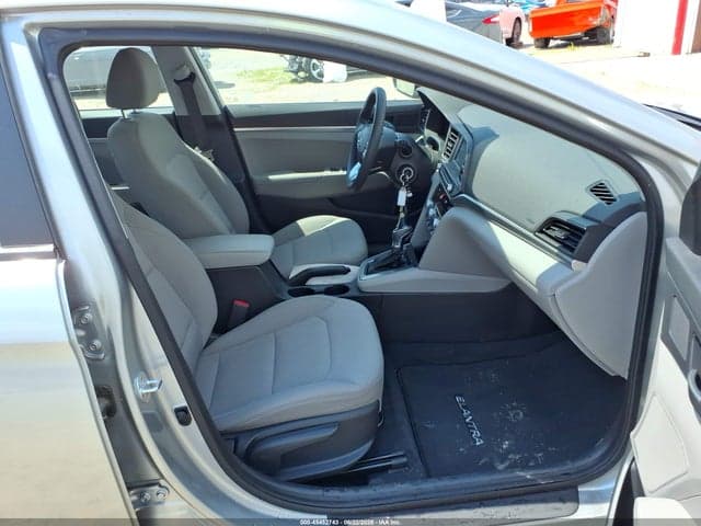 2020 HYUNDAI ELANTRA SE 5