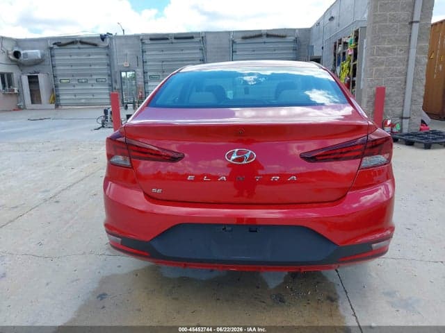 2019 HYUNDAI ELANTRA SE 16