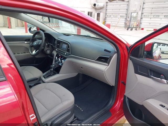 2019 HYUNDAI ELANTRA SE 5