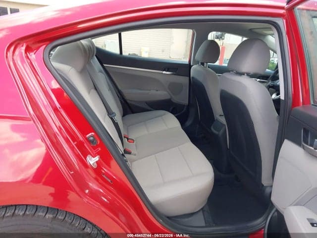 2019 HYUNDAI ELANTRA SE 8