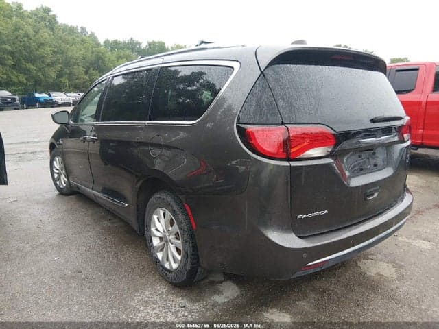 2019 CHRYSLER PACIFICA TOURING L 3