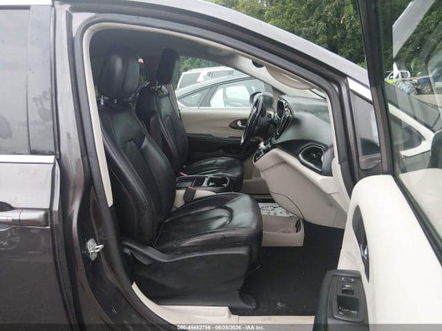 2019 CHRYSLER PACIFICA TOURING L 5