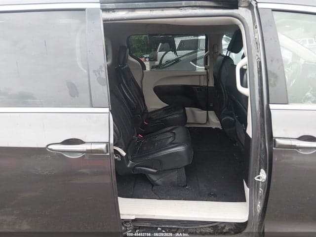 2019 CHRYSLER PACIFICA TOURING L 8
