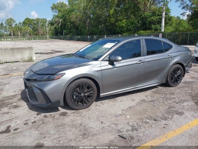 2025 TOYOTA CAMRY SE 2