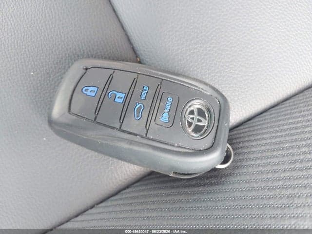 2025 TOYOTA CAMRY SE 11