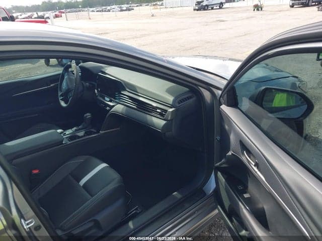 2025 TOYOTA CAMRY SE 5