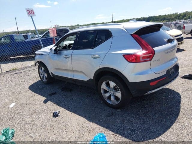 2019 VOLVO XC40 T5 3