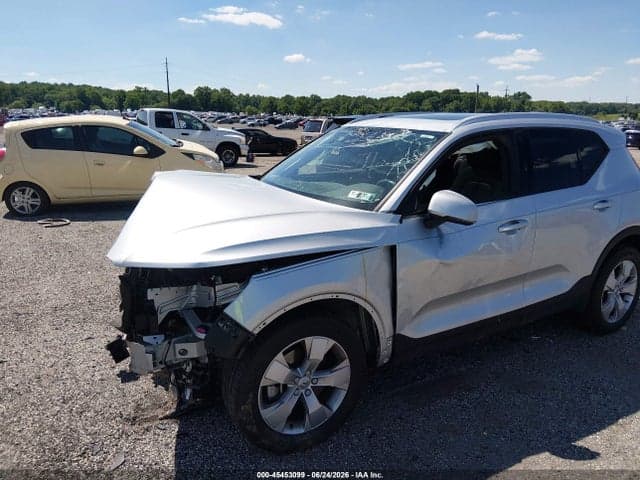 2019 VOLVO XC40 T5 6
