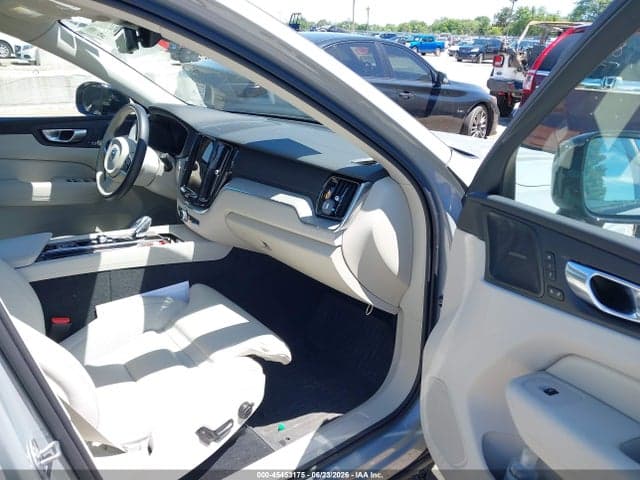 2025 VOLVO XC60 B5 5