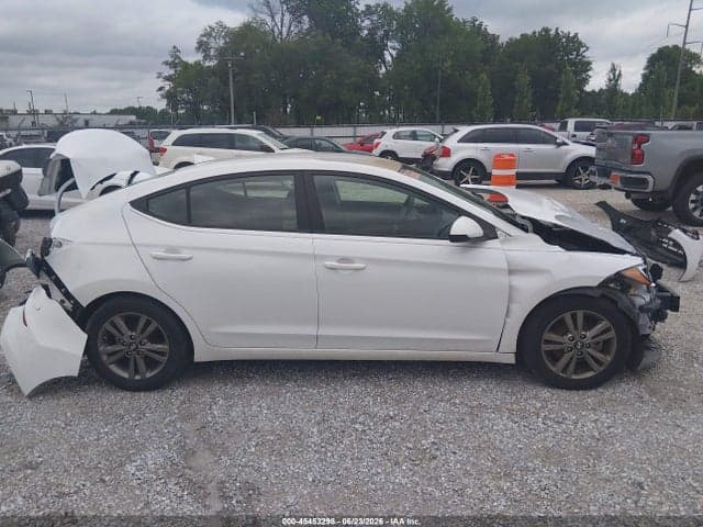 2017 HYUNDAI ELANTRA SE 14