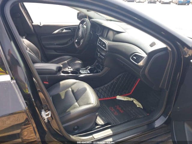 2018 INFINITI QX30 LUXURY 5