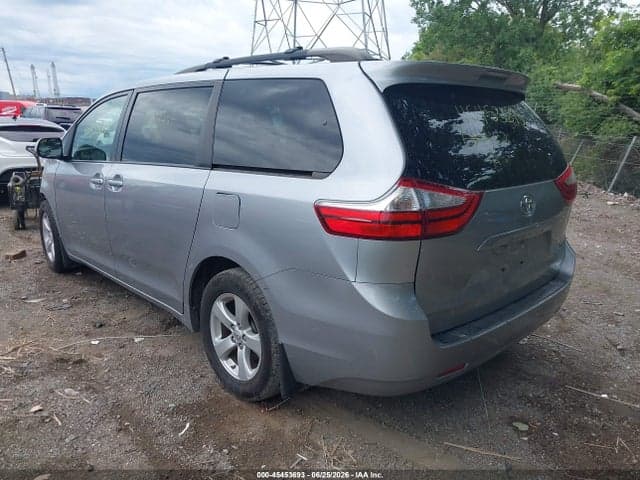 2017 TOYOTA SIENNA LE 8 PASSENGER 3