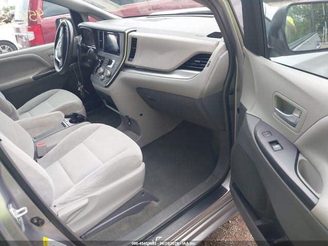 2017 TOYOTA SIENNA LE 8 PASSENGER 5