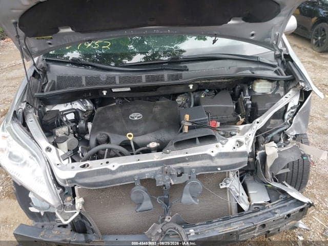 2017 TOYOTA SIENNA LE 8 PASSENGER 10