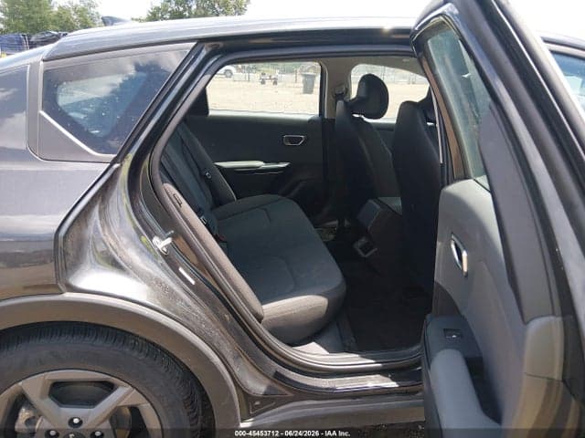 2025 KIA K4 LXS 8