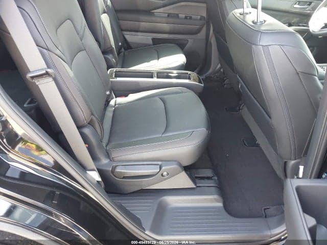 2026 NISSAN PATHFINDER SL 8