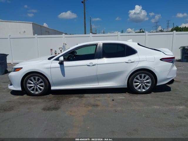 2020 TOYOTA CAMRY LE 14