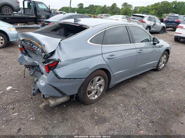 2026 HYUNDAI SONATA SE 4